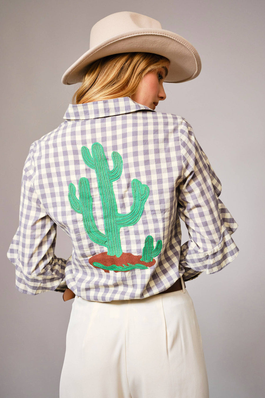 23566T - Gingham Embroidered Western Snap Blouse: GREY / S