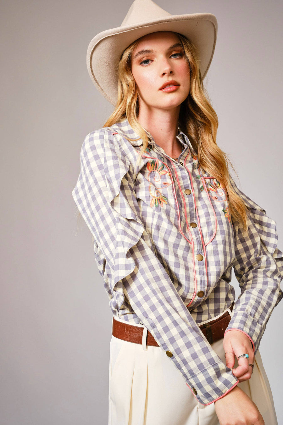23566T - Gingham Embroidered Western Snap Blouse: GREY / M